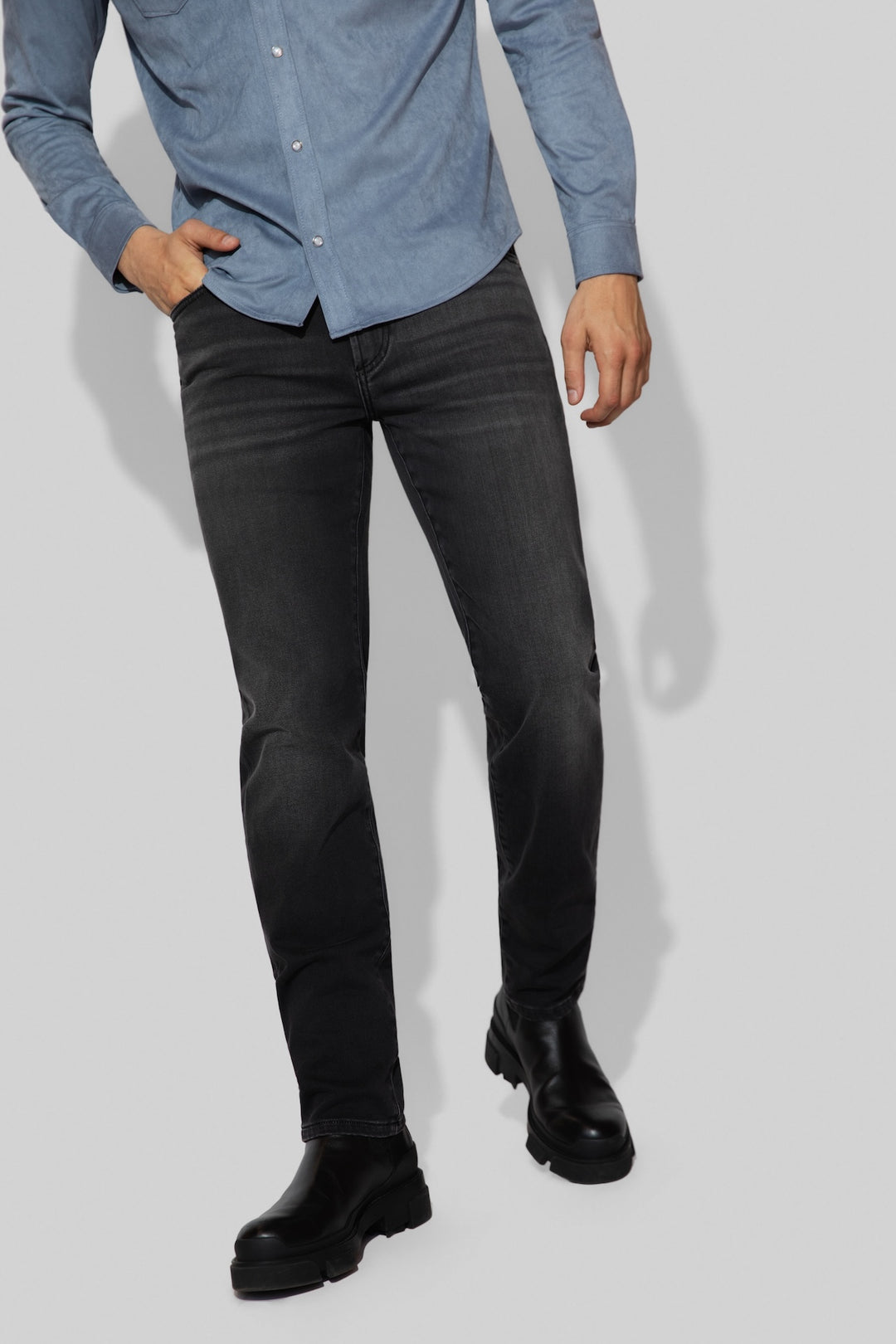 Front profile of MONFRÈRE Brando French Terry Matter men's dark grey French Terry denim five pocket slim jean.